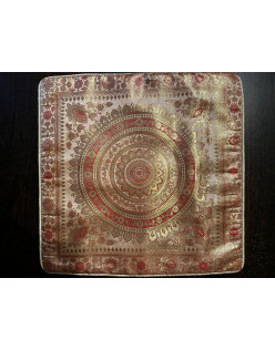 Poťah na vankúšik MANDALA  béžovo/červeno/zlatý– rozmery 40×40 cm 