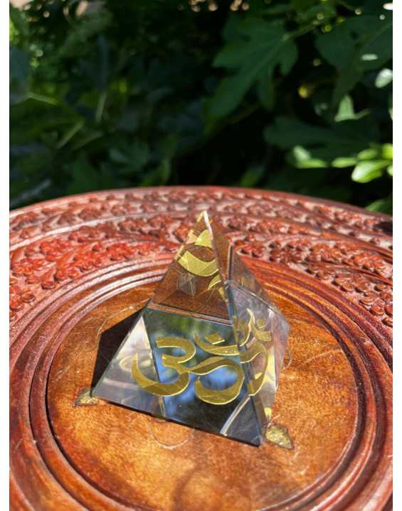 Energetický žiarič - Pyramída OM – 6 cm