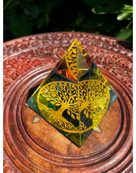 Energetický žiarič -Pyramída STROM ŽIVOTA - dúhová - VEĽKÁ - 9 cm