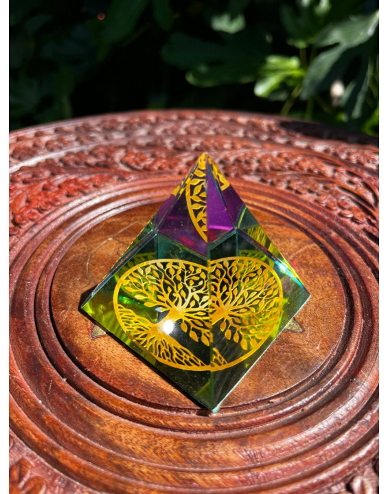 Energetický žiarič - Pyramída STROM ŽIVOTA - dúhová– 6 cm
