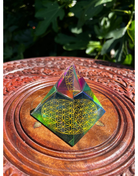 Energetický žiarič - Pyramída - KVET ŽIVOTA -dúhová – 6 cm