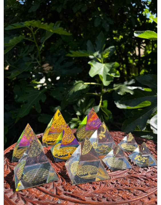 Energetický žiarič - Pyramída- KVET ŽIVOTA – 4 cm