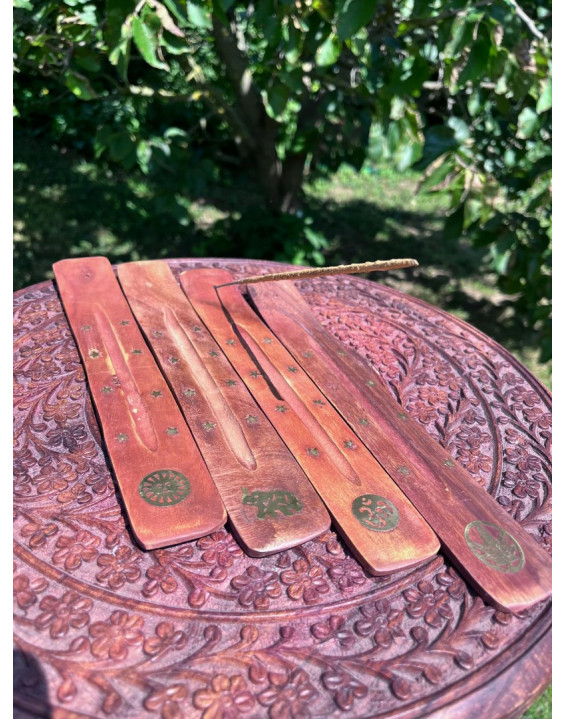 Drievko pod vonné tyčinky OM