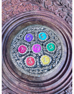 Stojan pod vonné tyčinky - kovový čakrový