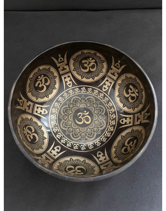 Tibetská misa ručne tepaná s gravírovaím – OM mandala (3207)