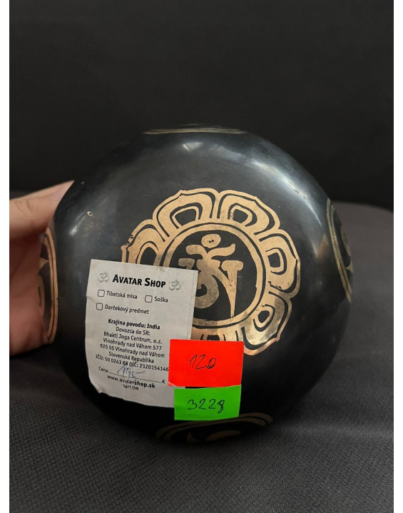 Tibetská misa ručne tepaná s gravírovaním –  OM v lotosovom kvete (3228)