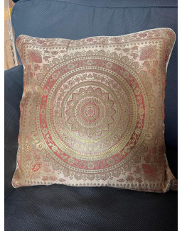 Poťah na vankúšik MANDALA  béžovo/červeno/zlatý– rozmery 40×40 cm 
