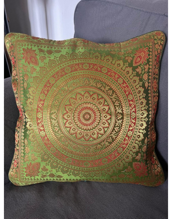 Poťah na vankúšik MANDALA -zeleno červeno zlatý – rozmery 40×40 cm (4)