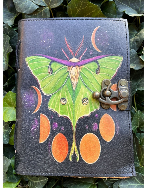 Kožený zápisník - ručný papier stredný - Nočný motýľ