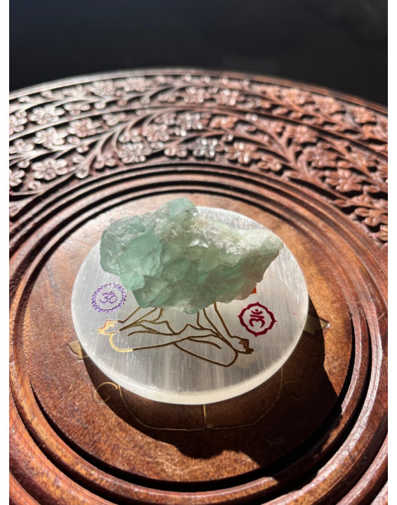 Selenitová nabíjacia podložka- čakrový jogín