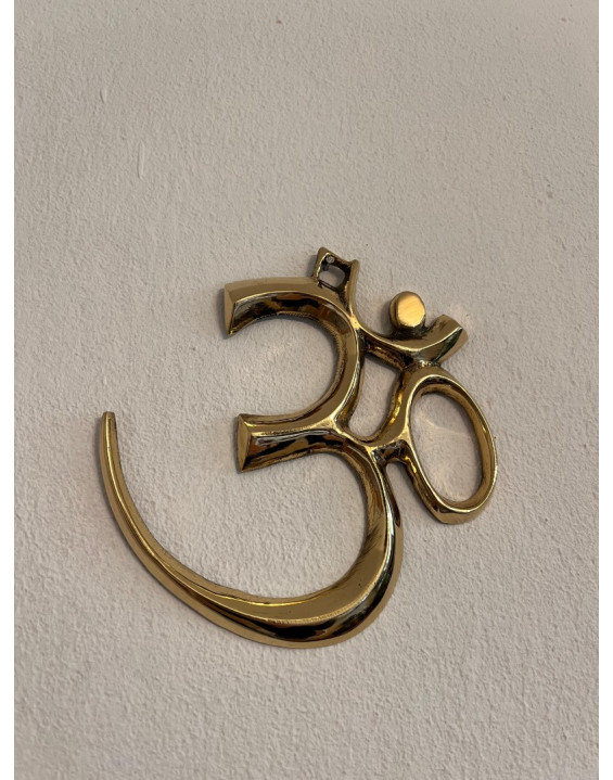 OM na zavesenie 3D- kovový, malý, zlatý 
