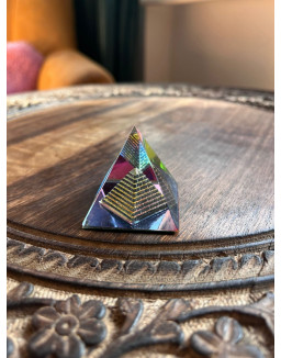 Energetický žiarič - Pyramída -dúhová – 4 cm