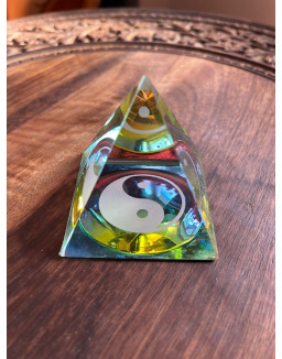 Energetický žiarič - Pyramída - JIN JANG -dúhová – 6 cm
