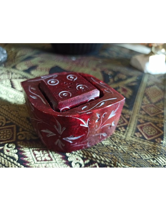 Kamenný stojan na vonné tyčinky – červený (001)